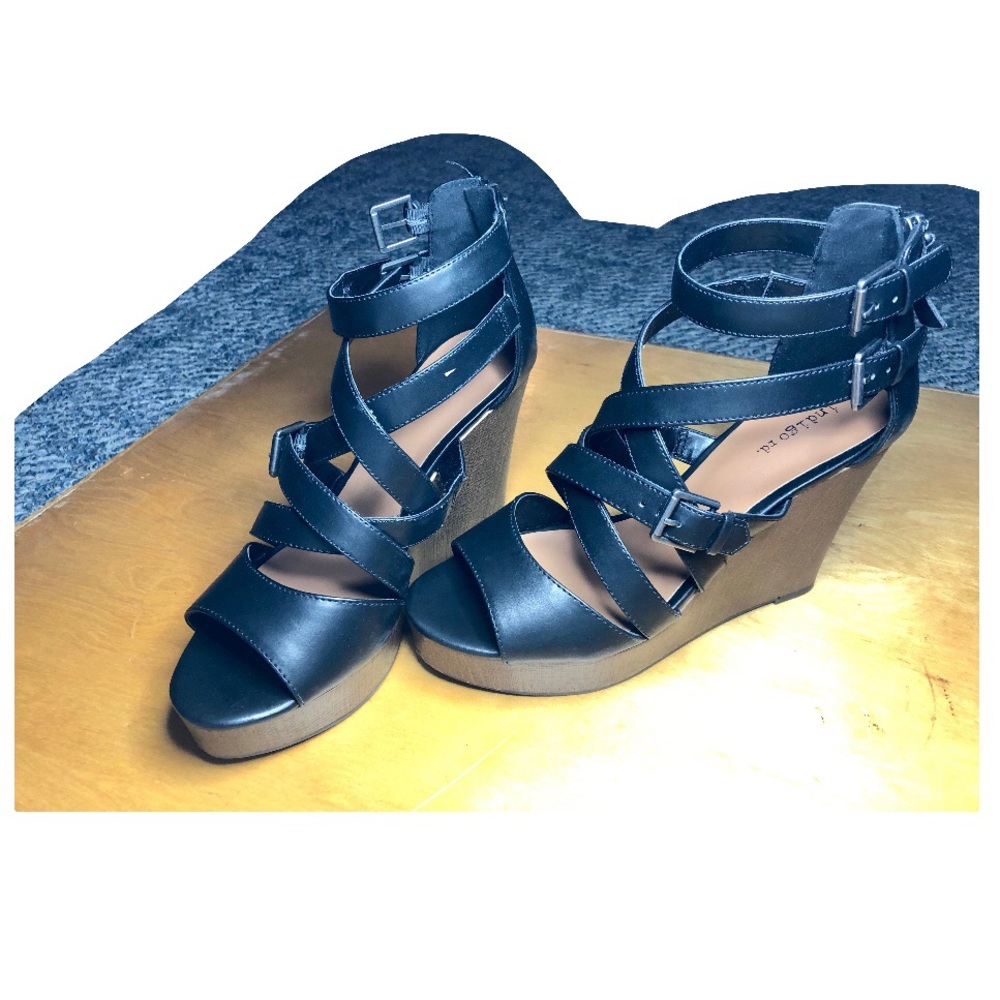 indigo rd. Black Strappy Wedge!!